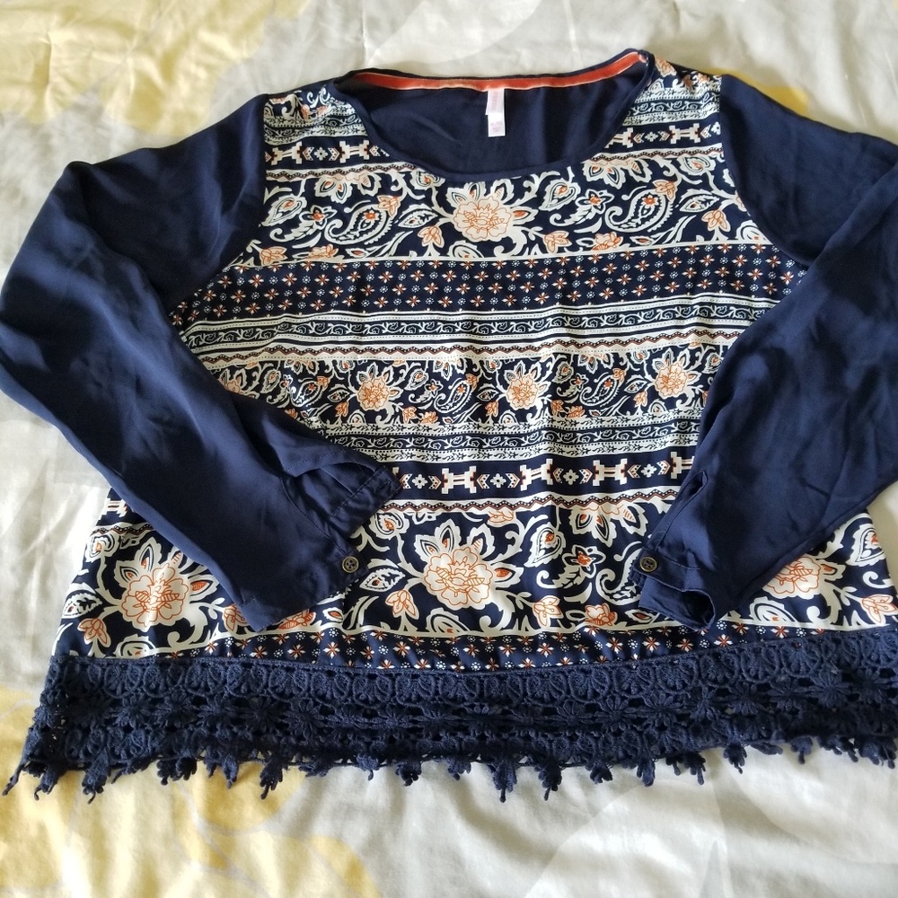 Shirt - Picture 2 of 5